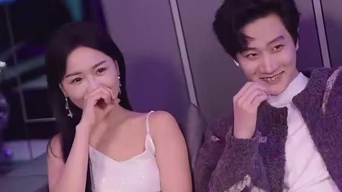 攤牌了，我不裝了(全集)